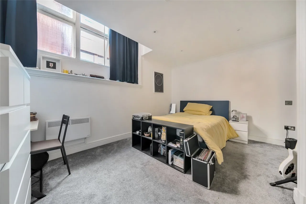 Tweedy Road, Bromley, BR1, photo 18