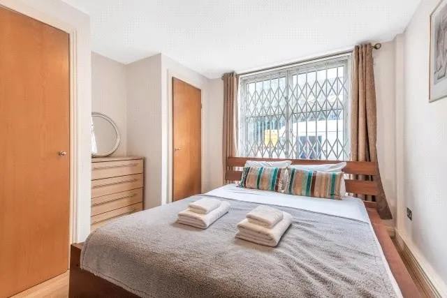 Queensway, London, W2, photo 8