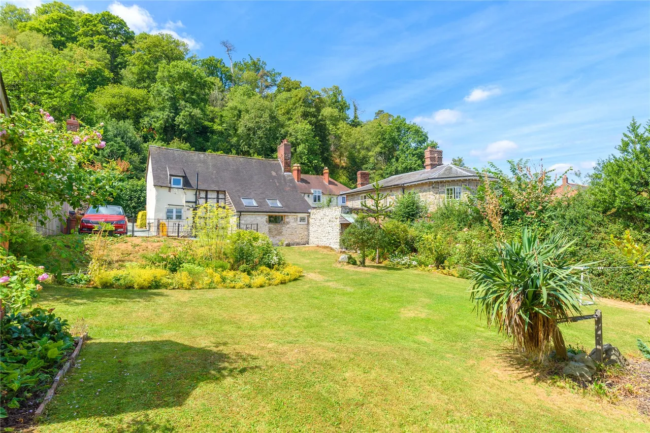Pool Road, Montgomery, Powys, SY15 6QY, photo 48