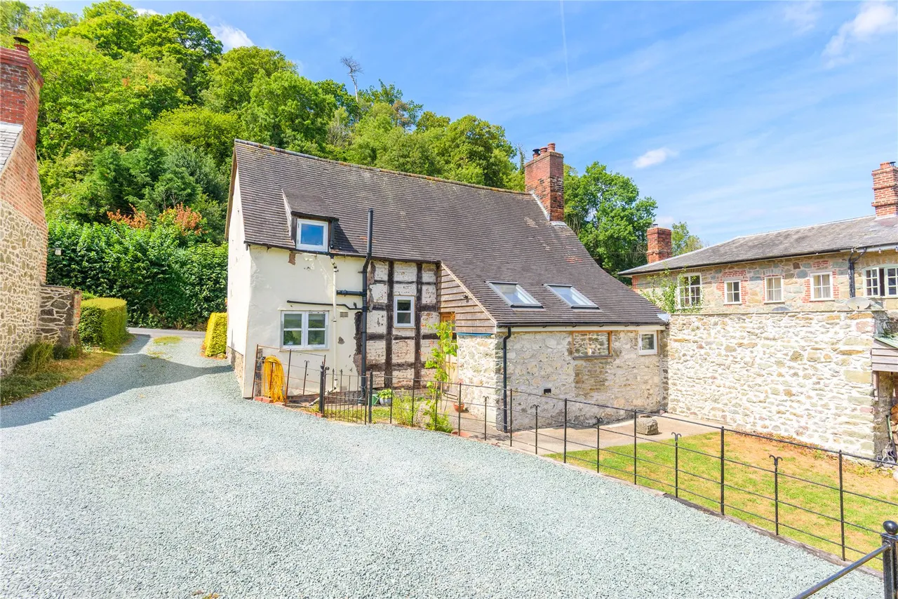 Pool Road, Montgomery, Powys, SY15 6QY, photo 54