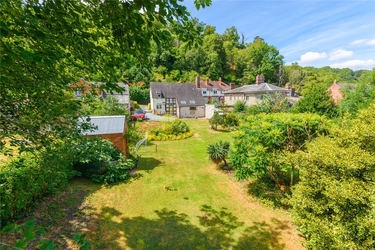 Pool Road, Montgomery, Powys, SY15 6QY, photo 31