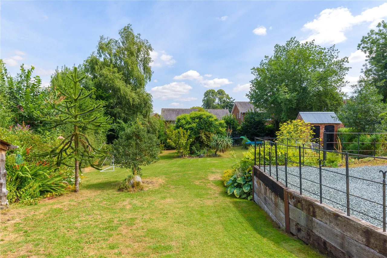 Pool Road, Montgomery, Powys, SY15 6QY, photo 39