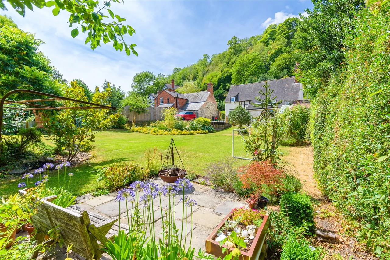 Pool Road, Montgomery, Powys, SY15 6QY, photo 42