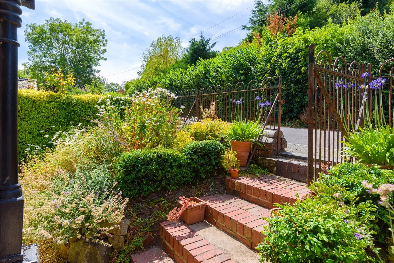 Pool Road, Montgomery, Powys, SY15 6QY, photo 52