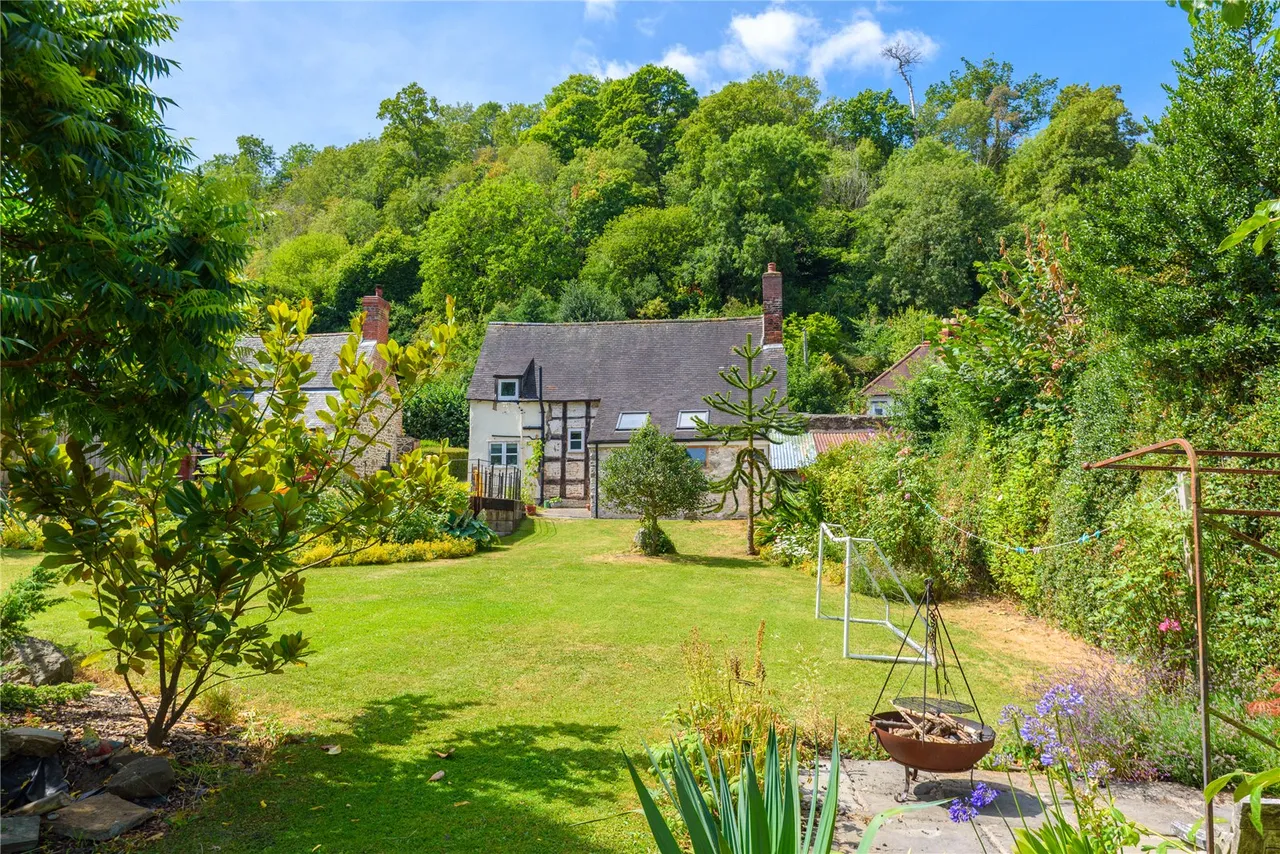 Pool Road, Montgomery, Powys, SY15 6QY, photo 49