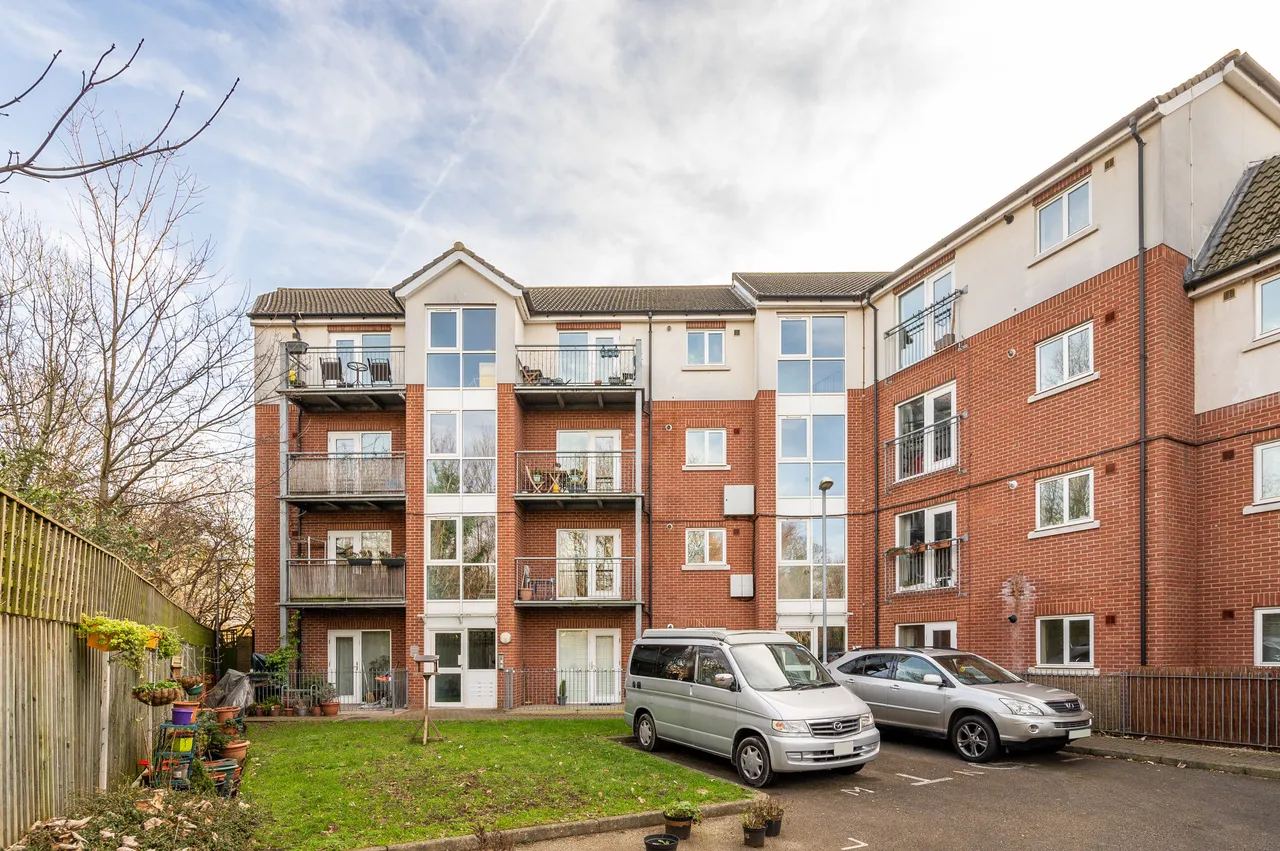 13 Symons Close, London, photo 10