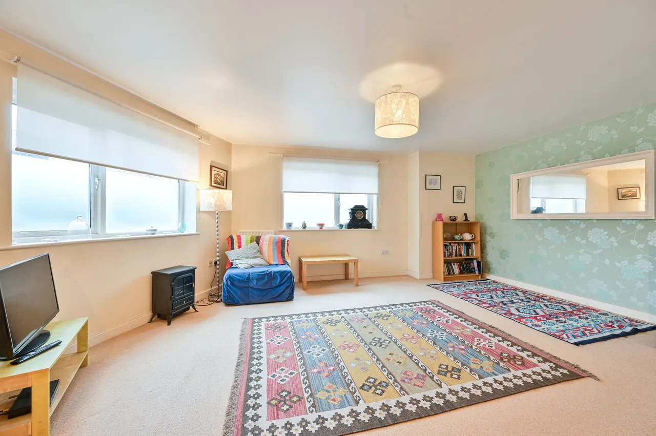 13 Symons Close, London, photo 6