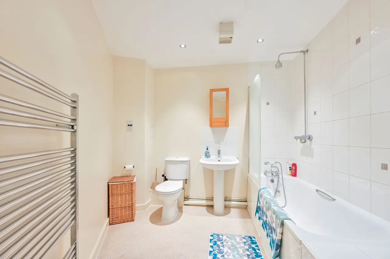 13 Symons Close, London, photo 3