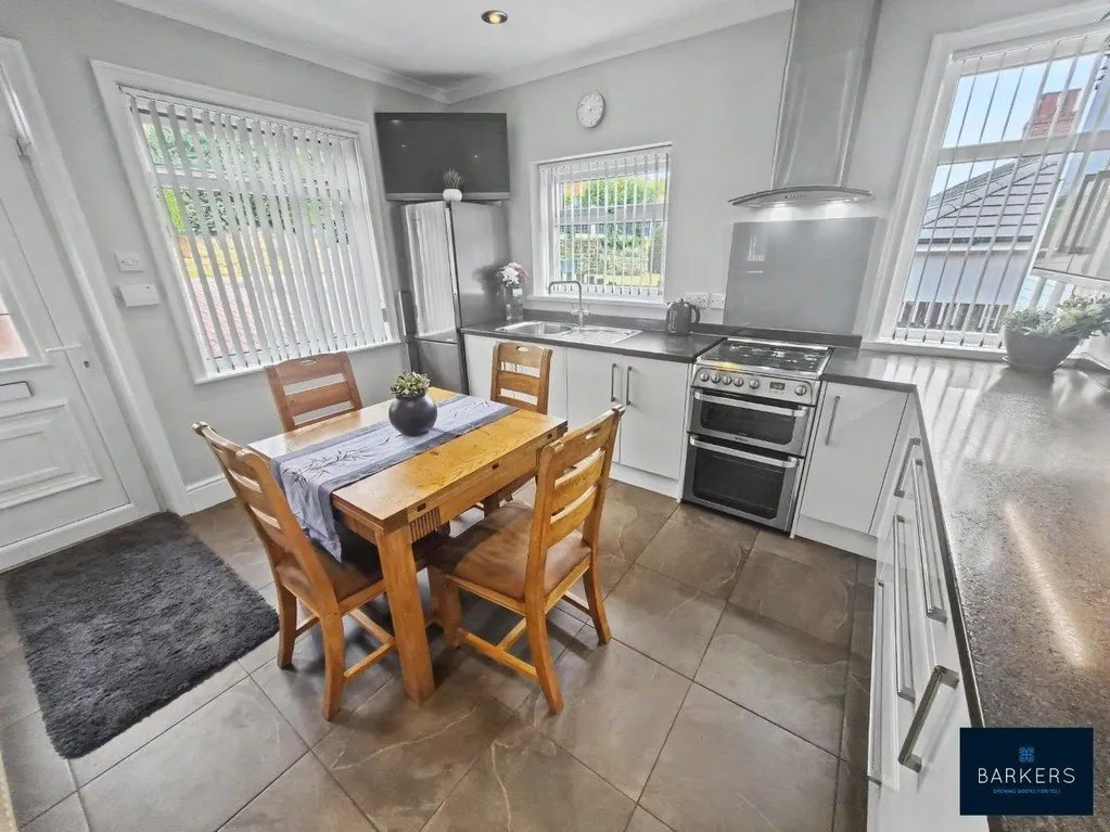 Raikes Lane Birstall, Batley WF17 9QF, photo 7