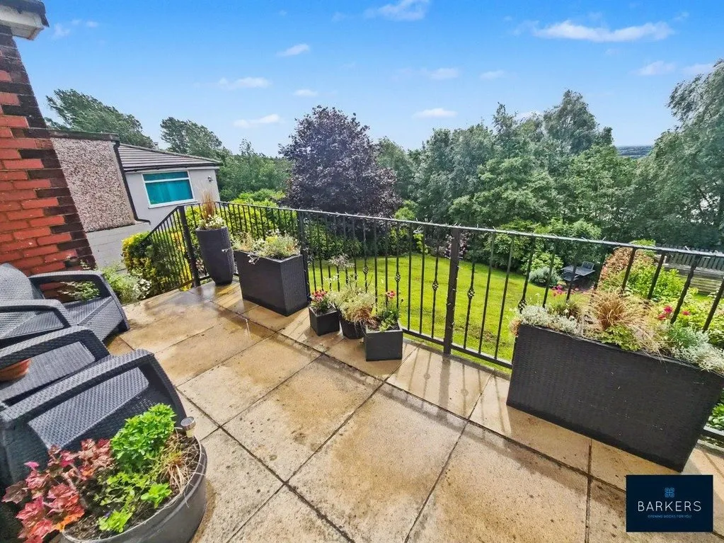 2 bed house for sale — Raikes Lane Birstall, Batley WF17 9QF