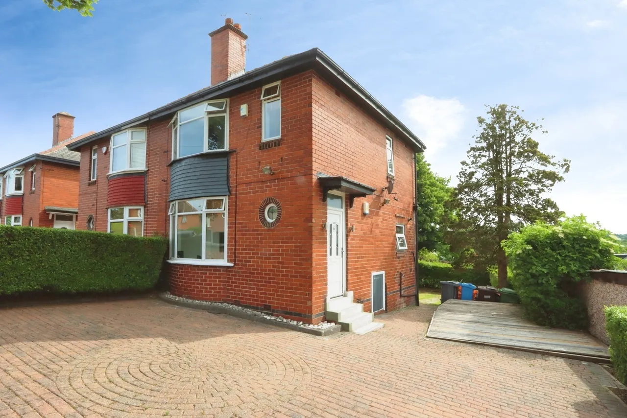 3 bed house for sale — Lees Hall Road, Sheffield, S8