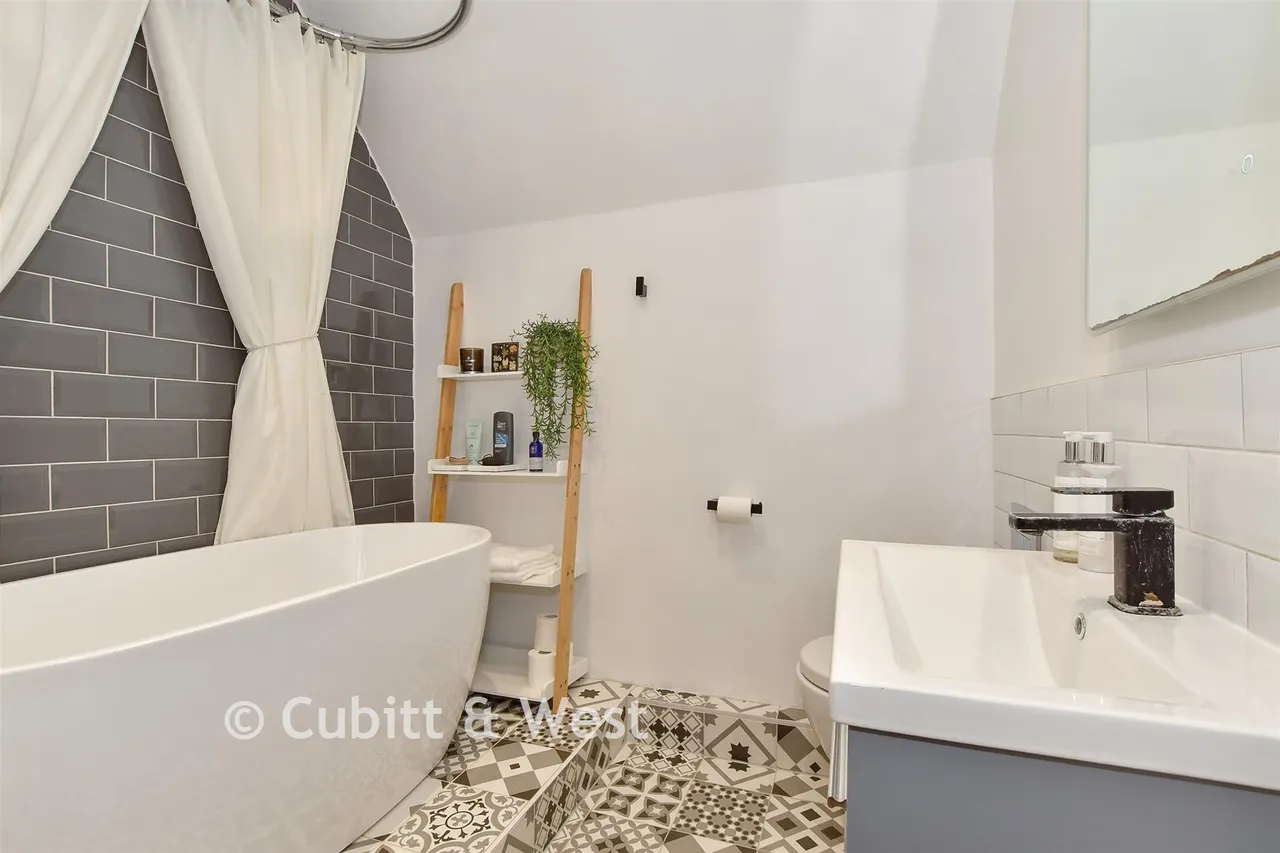 Ockley Road, Dorking, RH5, photo 11