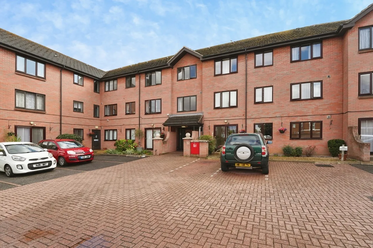 2 bed flat for sale — Henry Street, GLOUCESTER, Gloucestershire, GL1