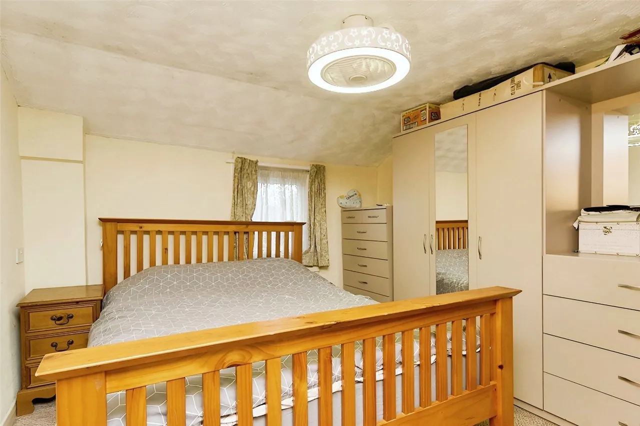 Clarendon Street, Newport, PO30, photo 10