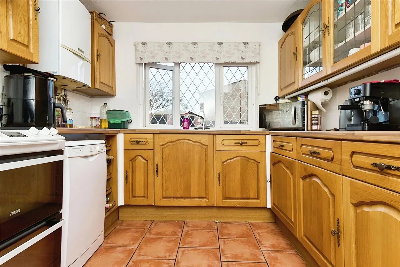 Clarendon Street, Newport, PO30, photo 8