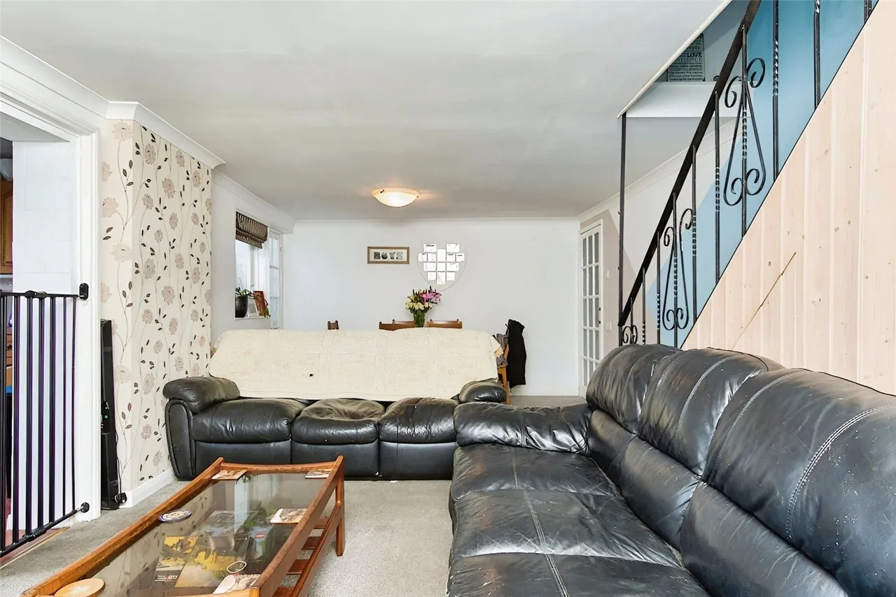 Clarendon Street, Newport, PO30, photo 5