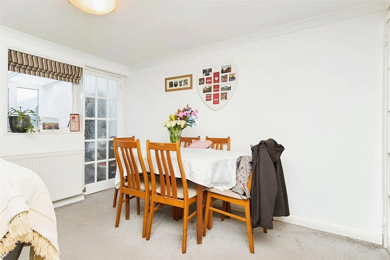 Clarendon Street, Newport, PO30, photo 6