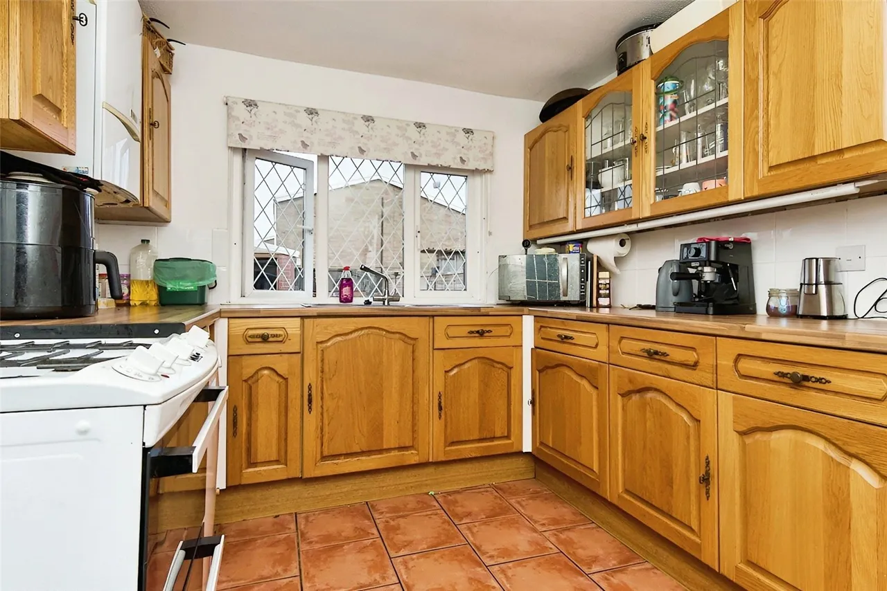 Clarendon Street, Newport, PO30, photo 7