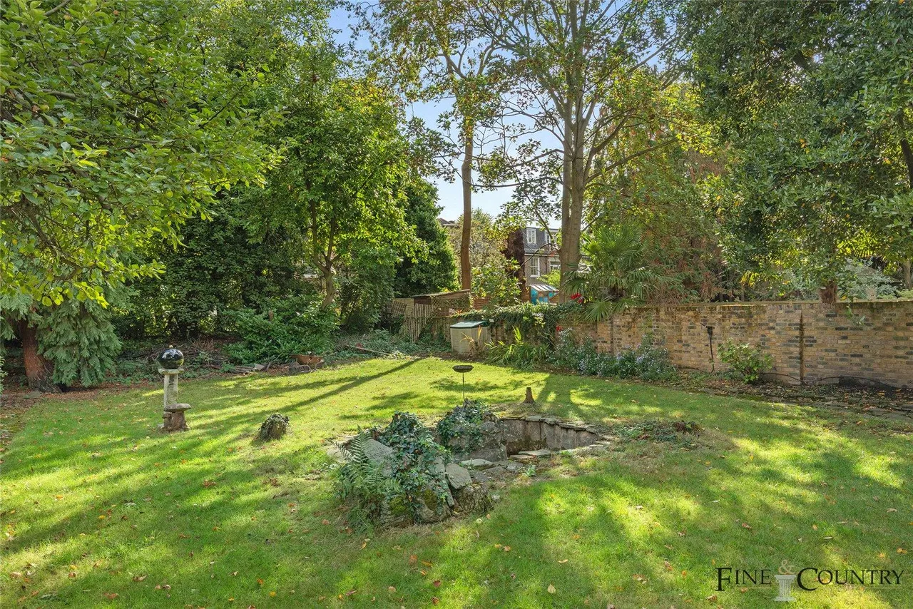 Woodchurch Road, London, photo 24