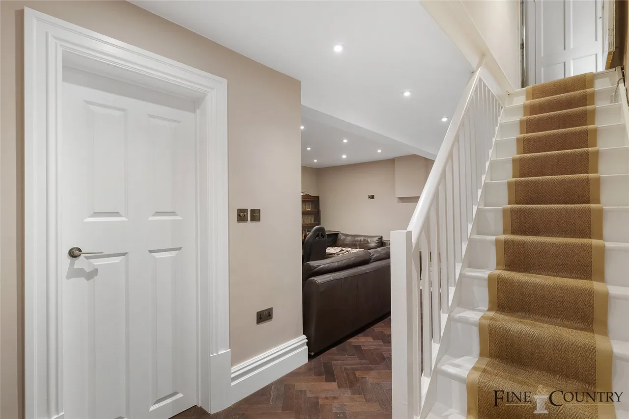 Woodchurch Road, London, photo 10