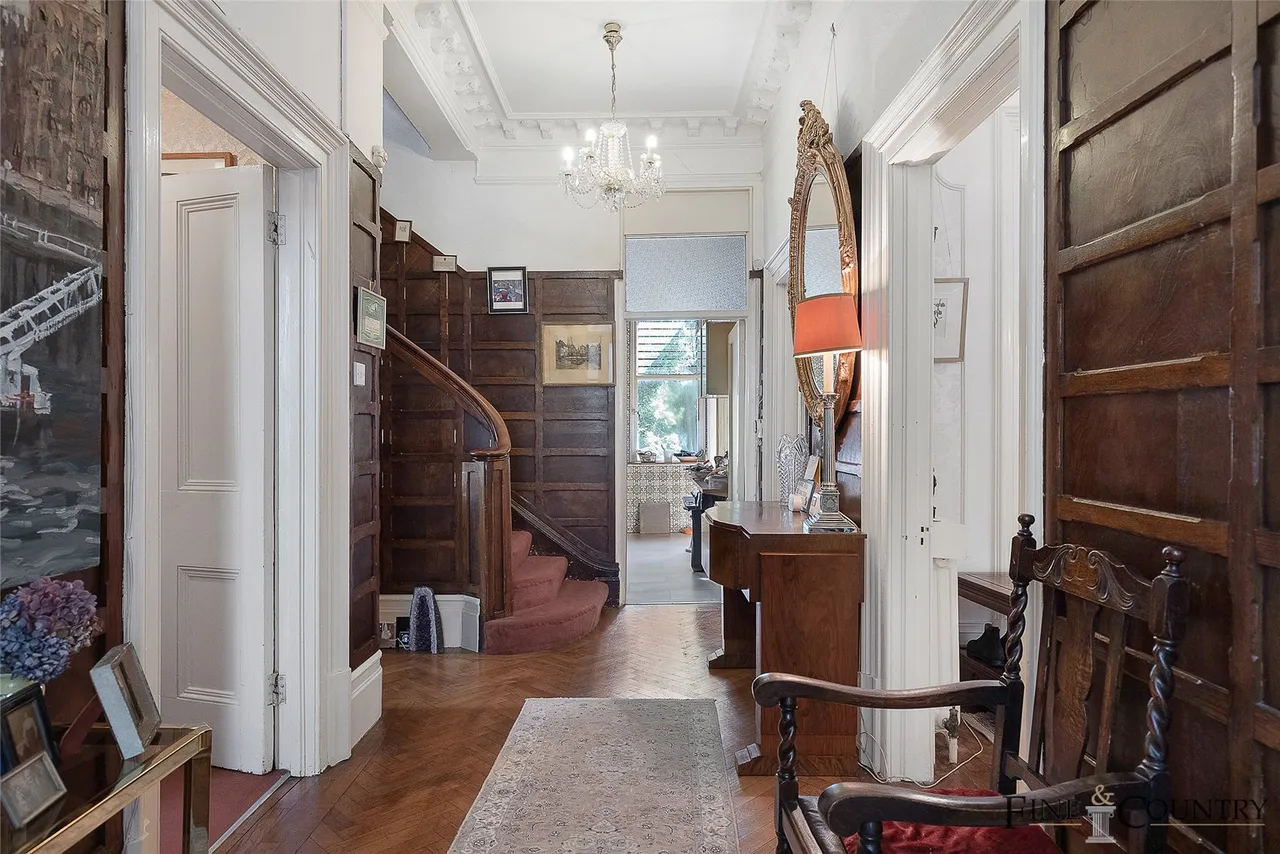 Woodchurch Road, London, photo 5