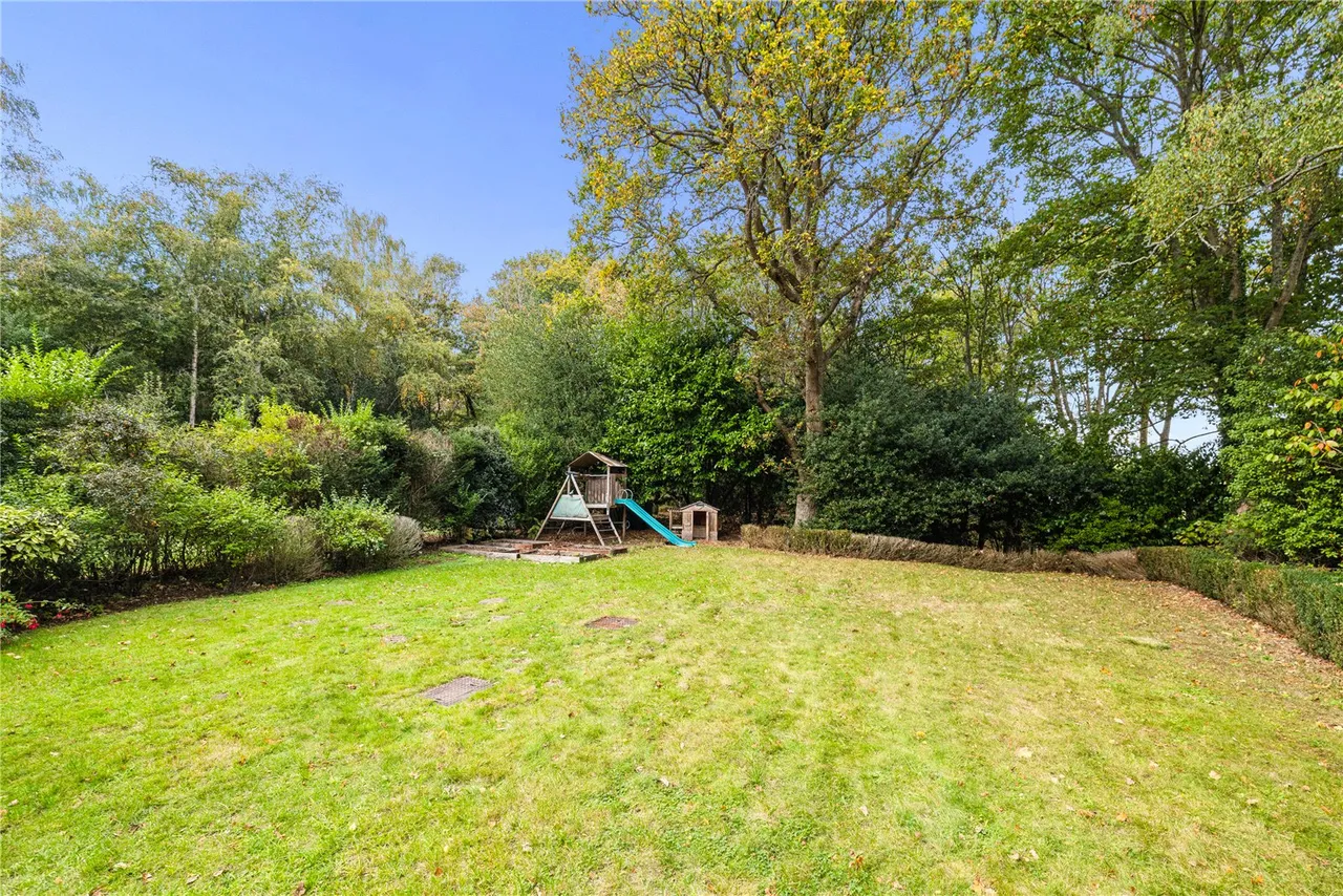 Church Road, Farley Hill, RG7, photo 27