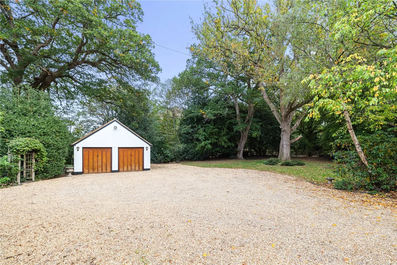 Church Road, Farley Hill, RG7, photo 38