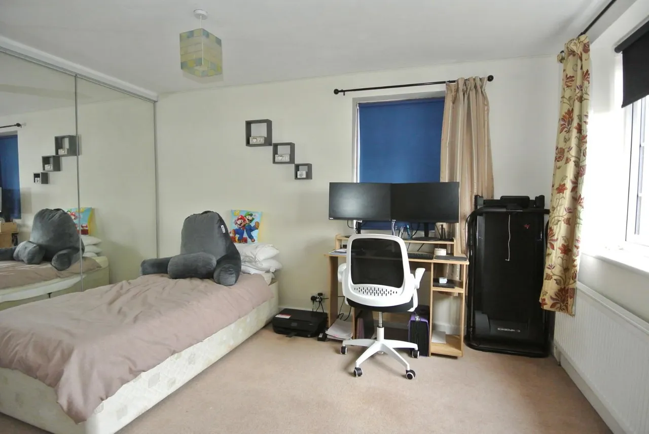 Ford Close, Ashford, Surrey, TW15 3SB, photo 19