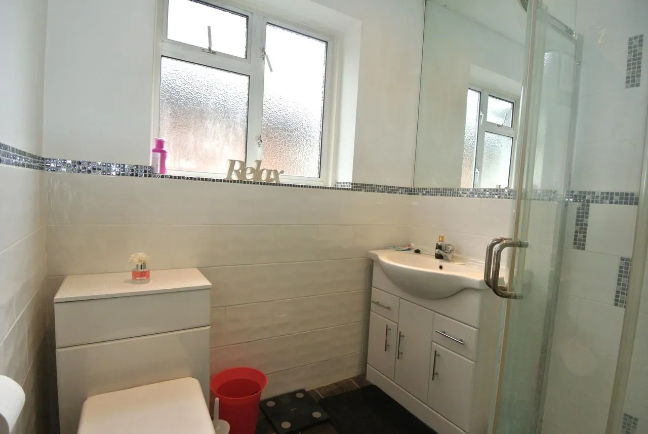 Ford Close, Ashford, Surrey, TW15 3SB, photo 21
