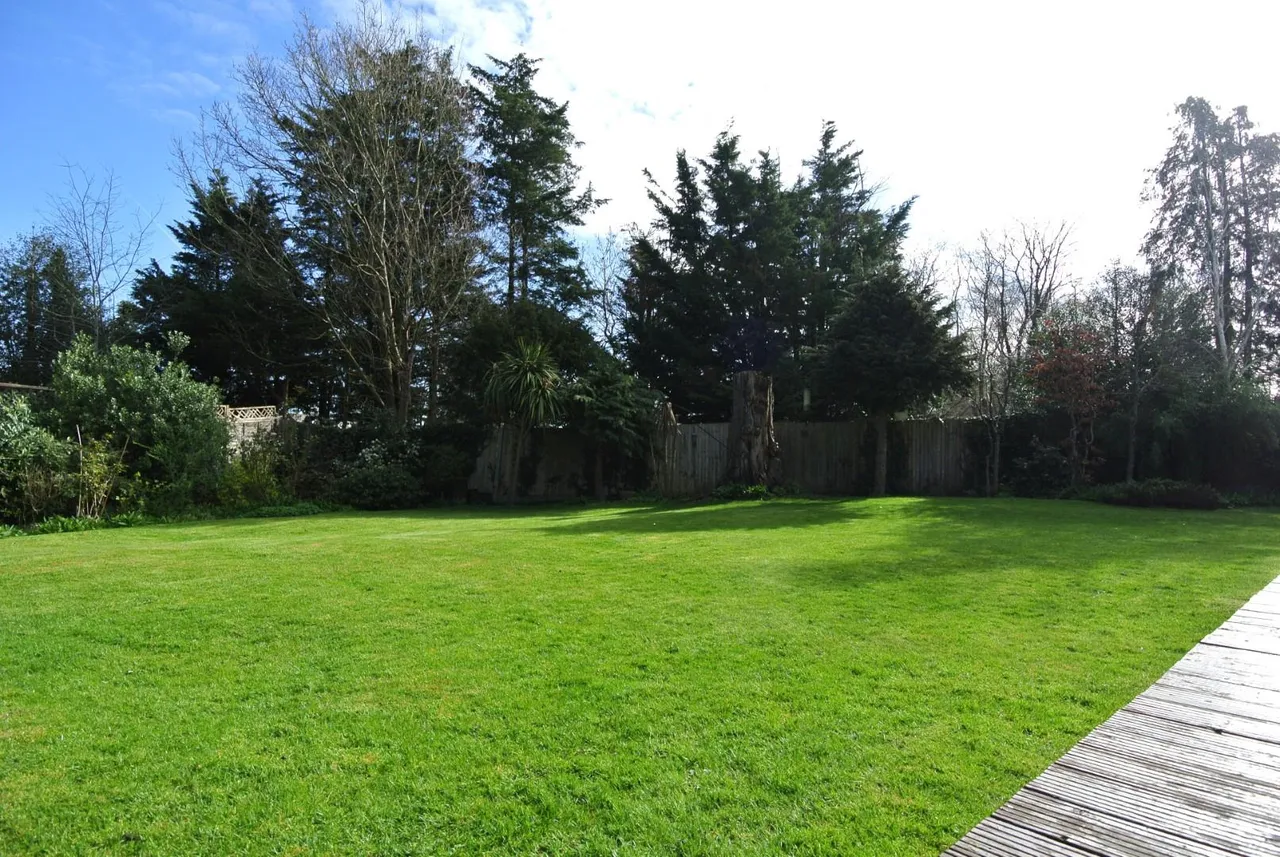 Ford Close, Ashford, Surrey, TW15 3SB, photo 3