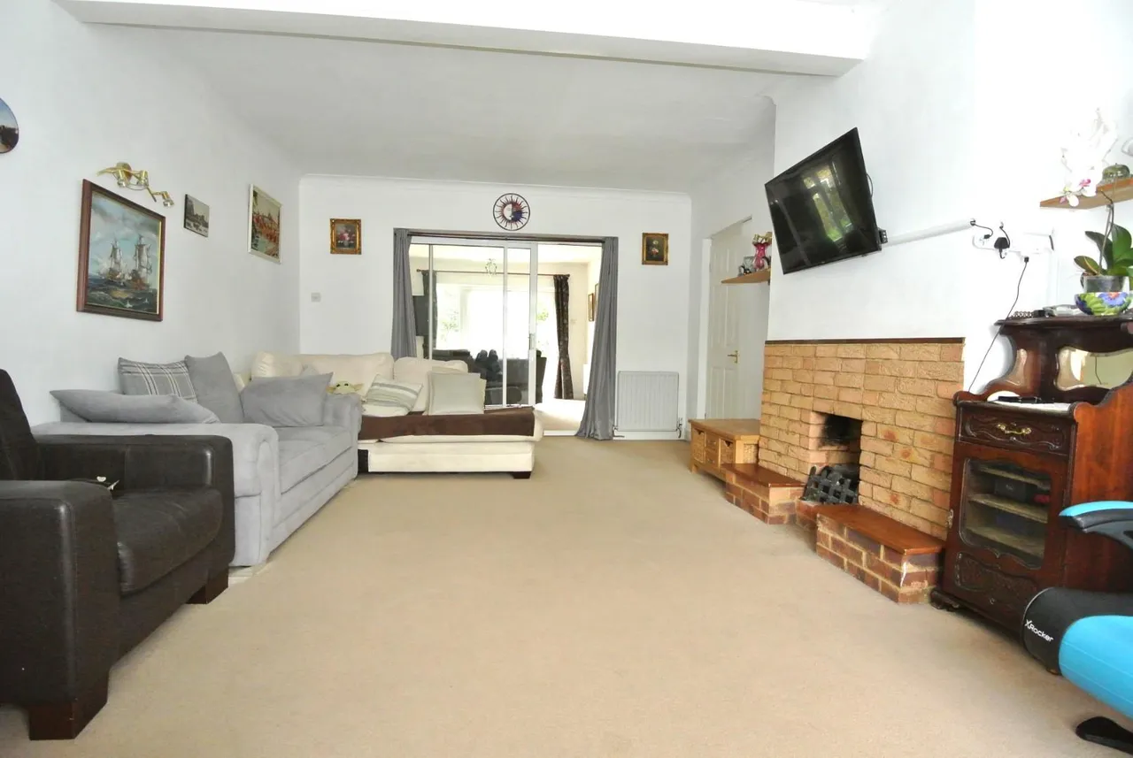 Ford Close, Ashford, Surrey, TW15 3SB, photo 4