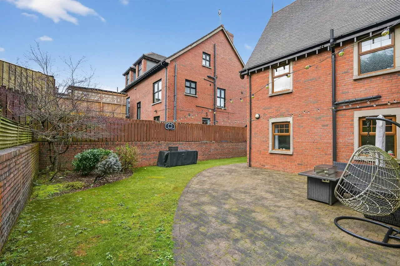 Bangor Road, Craigavad, BT18, photo 36