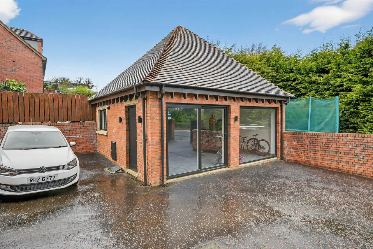 Bangor Road, Craigavad, BT18, photo 32