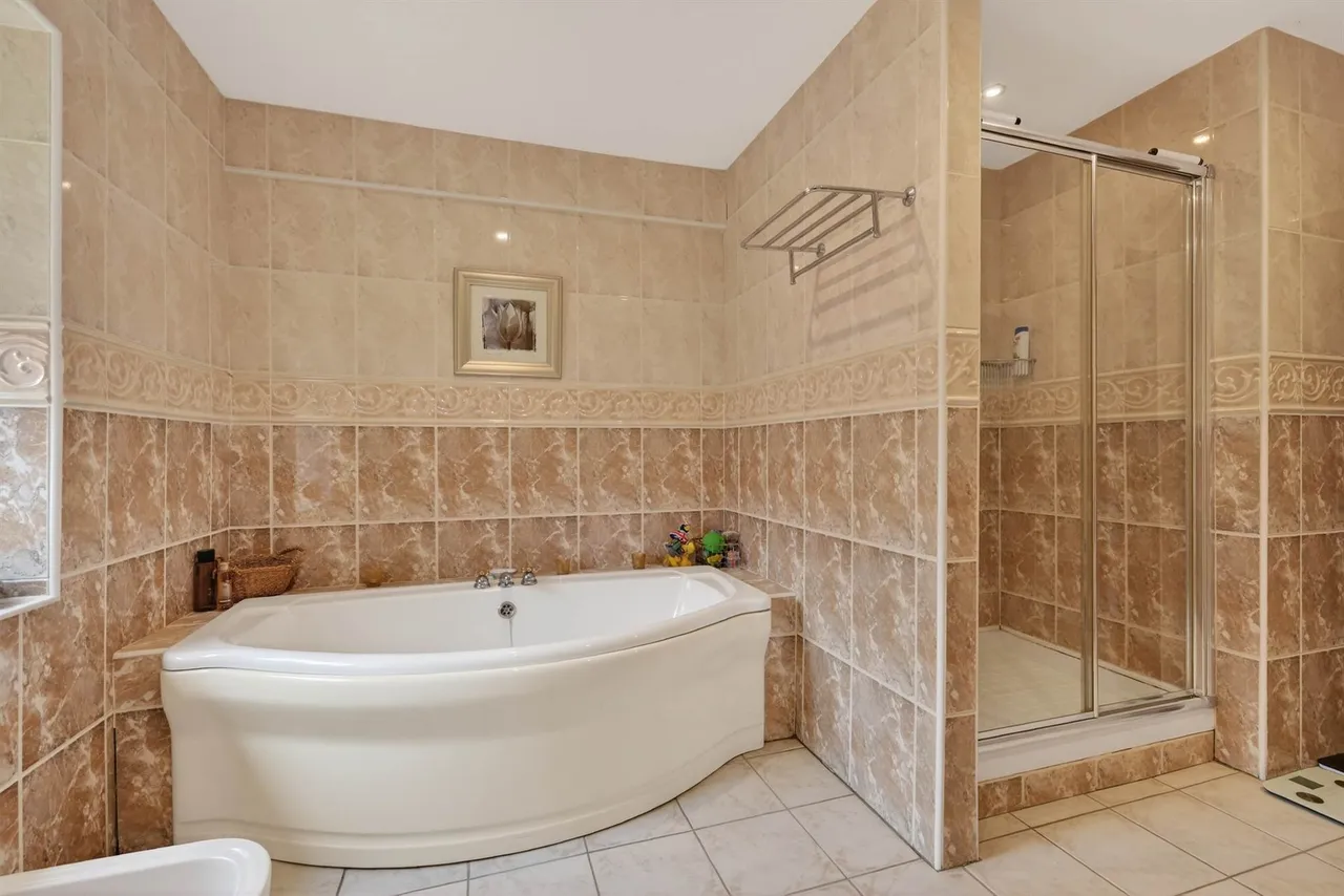 Bangor Road, Craigavad, BT18, photo 28