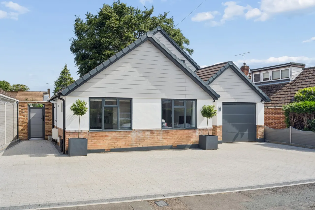 Cedars Close, Chalfont St. Peter, SL9, photo 25