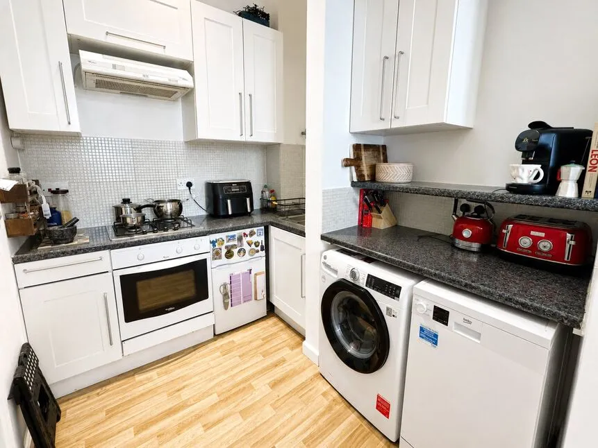 1, Beach Road, Hampshire, PO5, photo 3