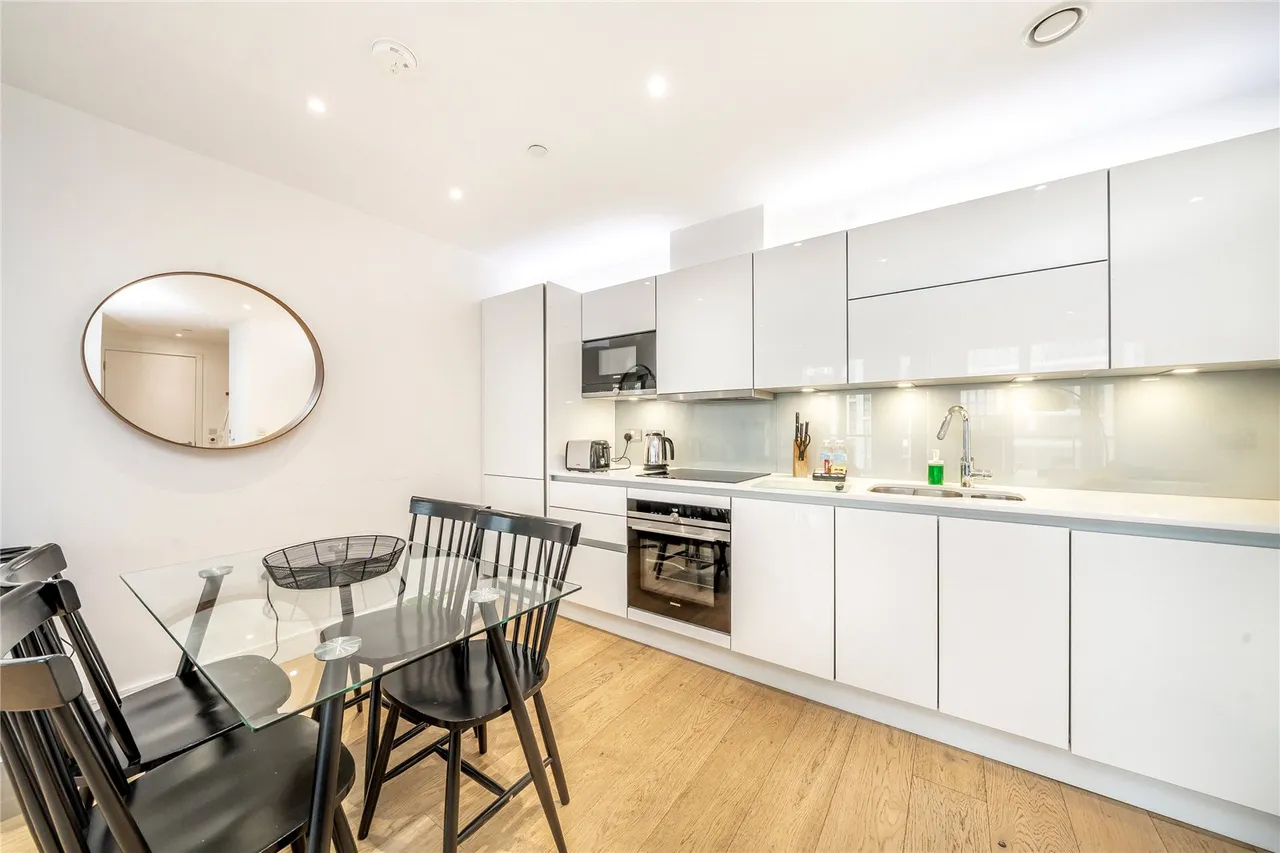 East Ferry Road, London, E14 3NW, photo 3