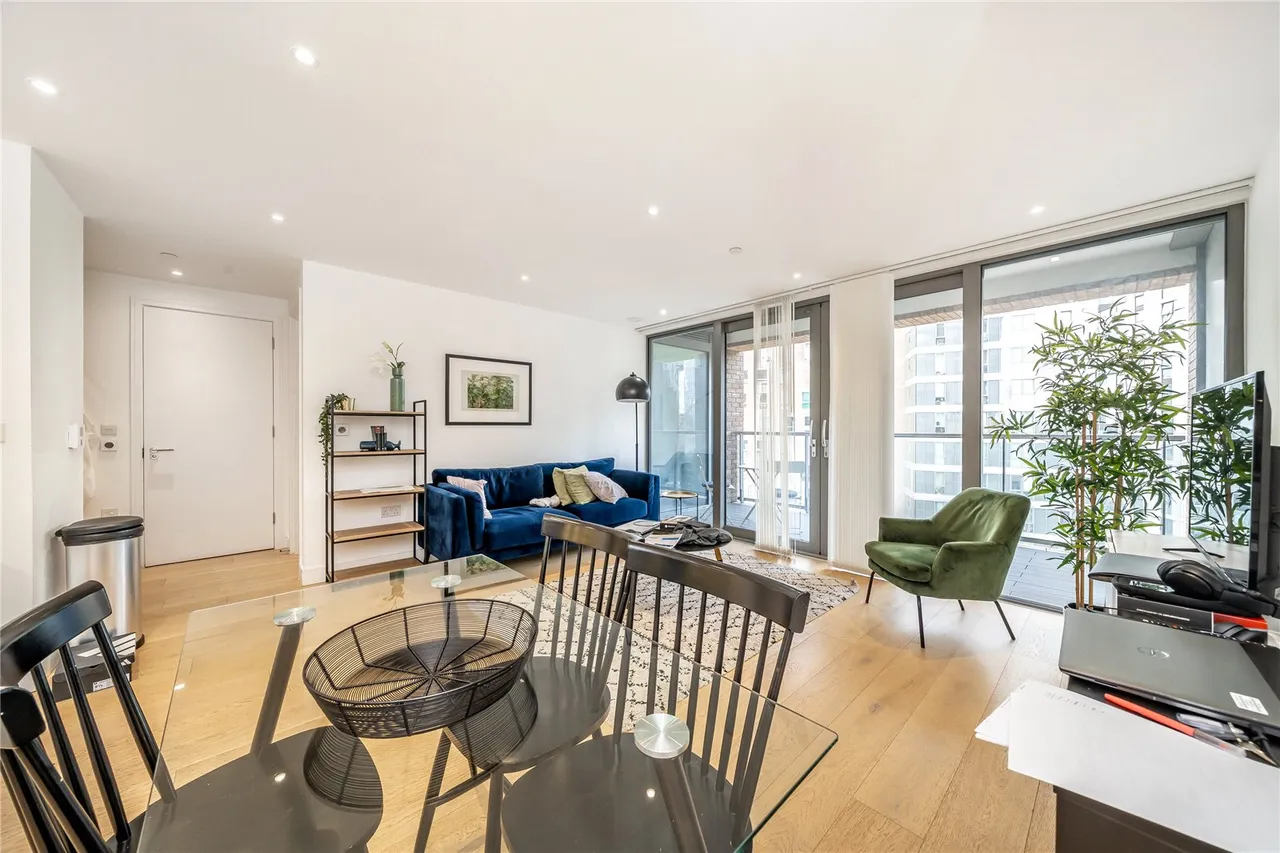 East Ferry Road, London, E14 3NW, photo 4