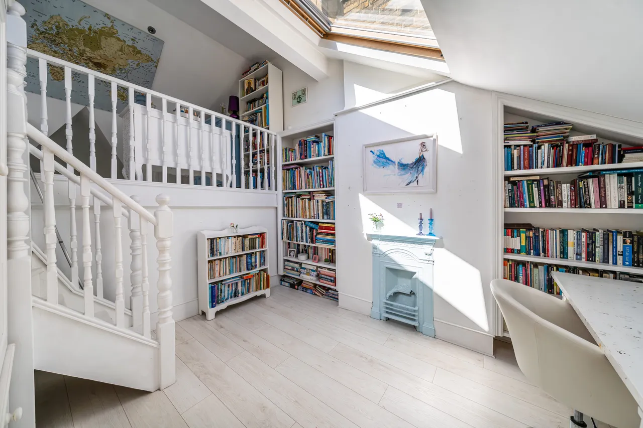 Narbonne Avenue, London, SW4, photo 8