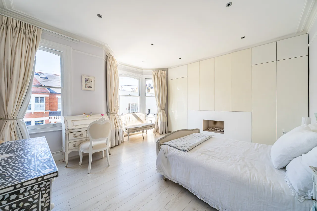 Narbonne Avenue, London, SW4, photo 6