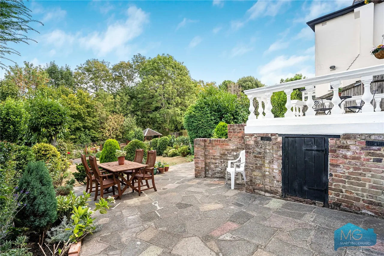 The Ridgeway, London, NW7, photo 12