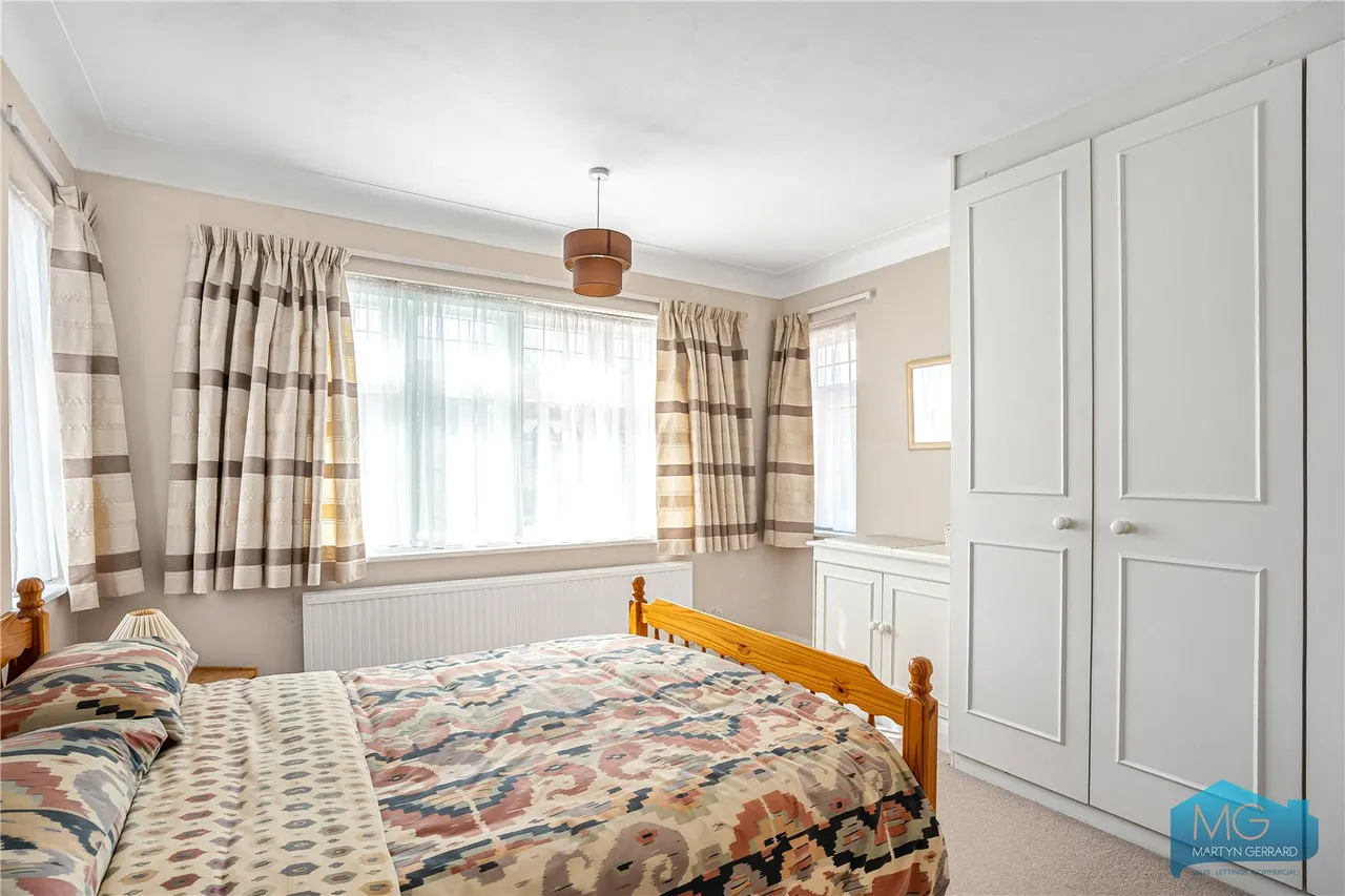 The Ridgeway, London, NW7, photo 29