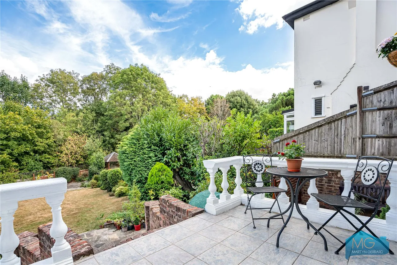 The Ridgeway, London, NW7, photo 11
