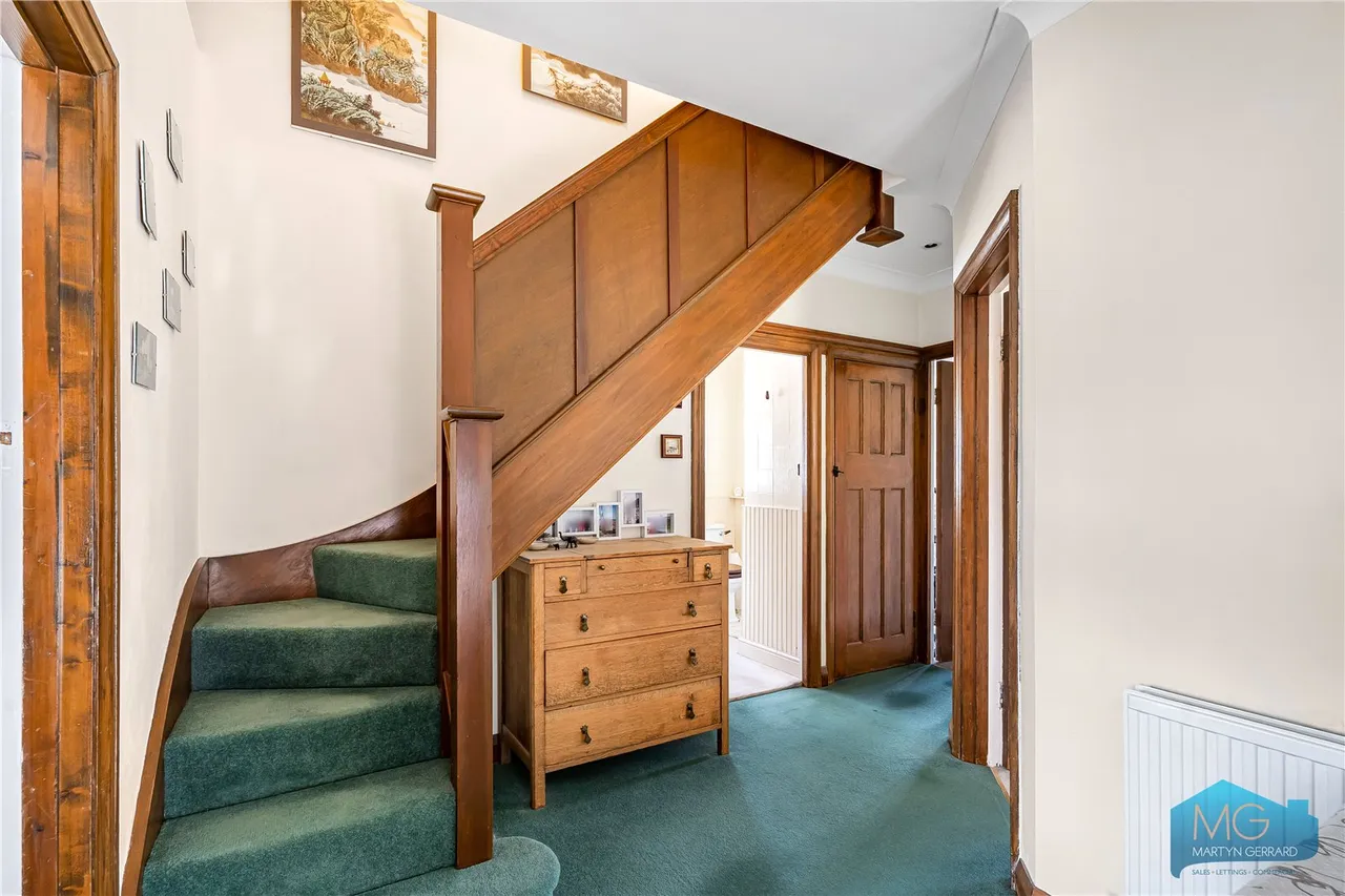 The Ridgeway, London, NW7, photo 26