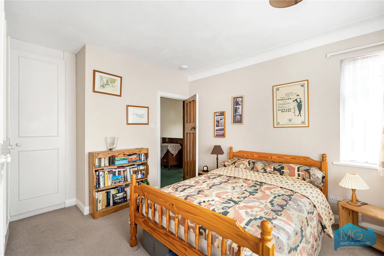 The Ridgeway, London, NW7, photo 30