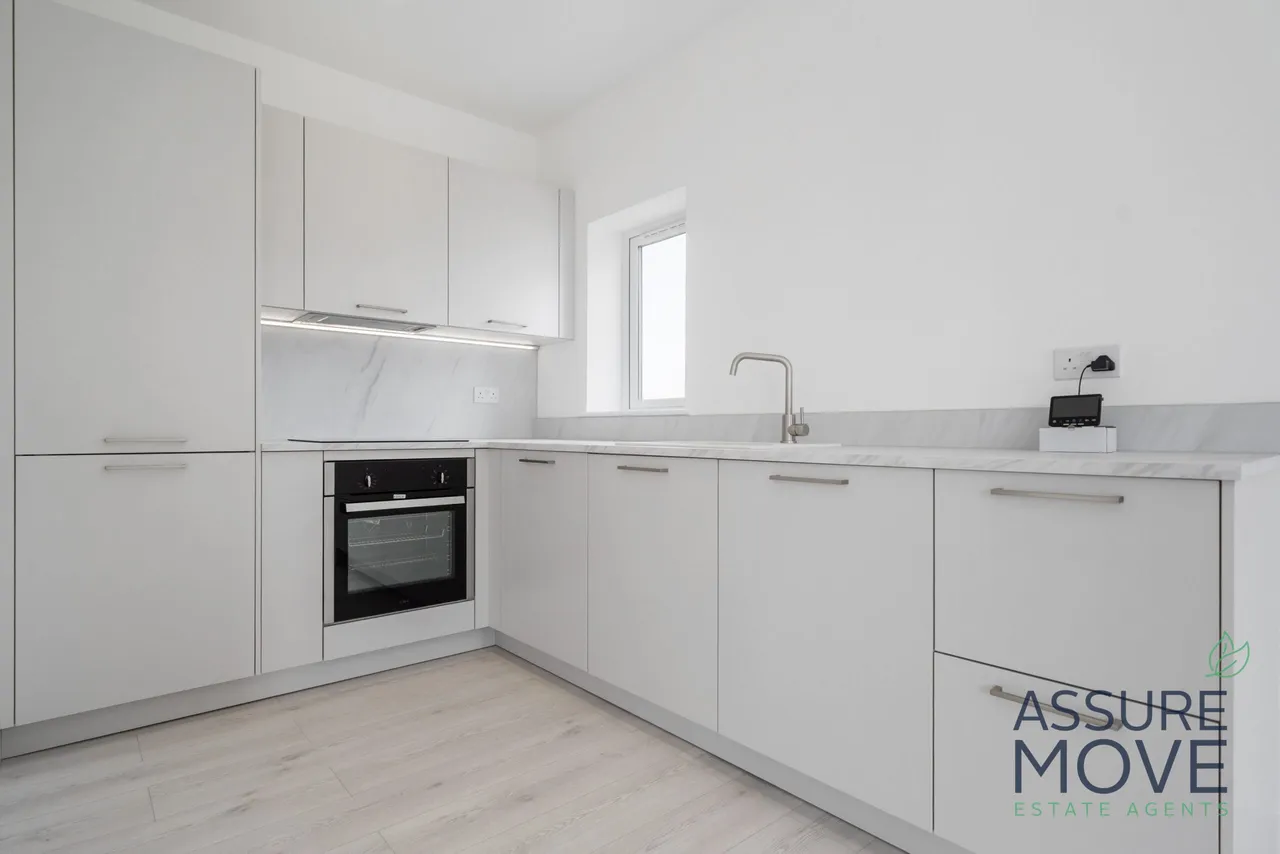 1 bed flat for sale — Flat 42 Crosskeys Close, London, N9 7AD