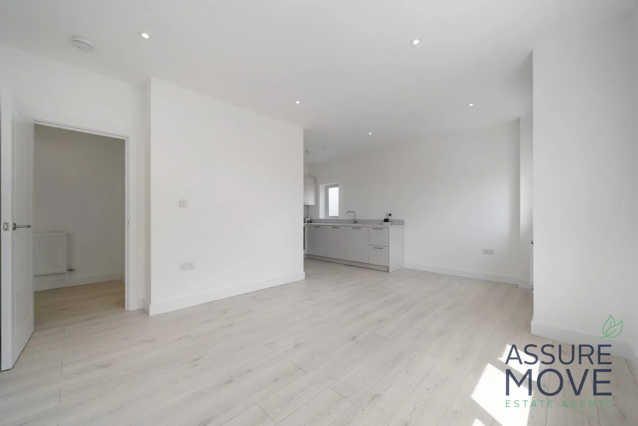 Flat 42 Crosskeys Close, London, N9 7AD, photo 4