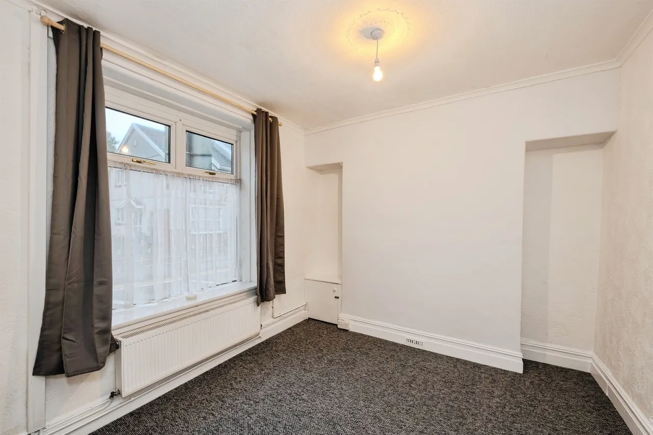 Frondeg Terrace, Llanelli, SA15, photo 7