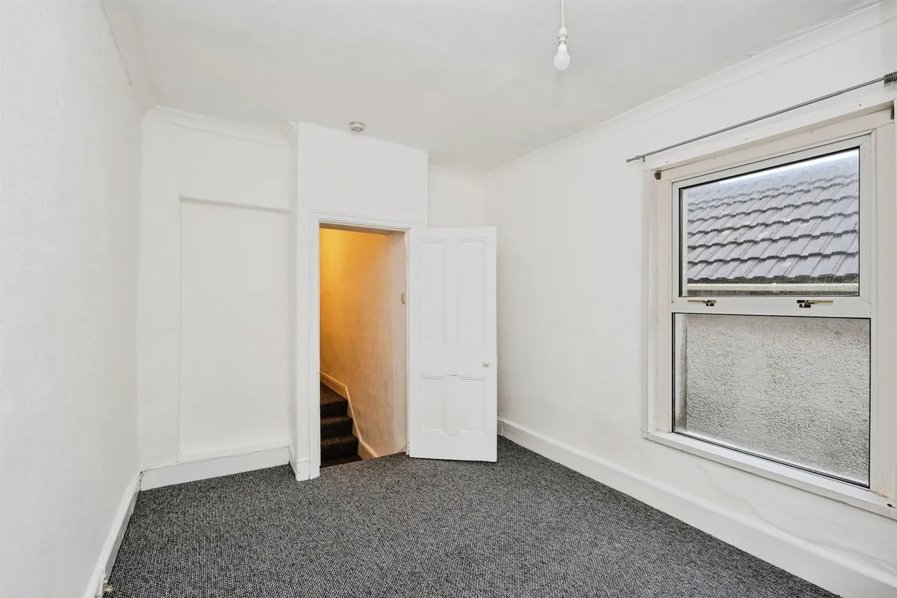 Frondeg Terrace, Llanelli, SA15, photo 16