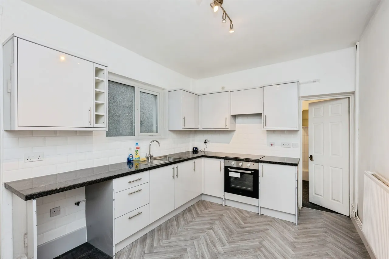 Frondeg Terrace, Llanelli, SA15, photo 2